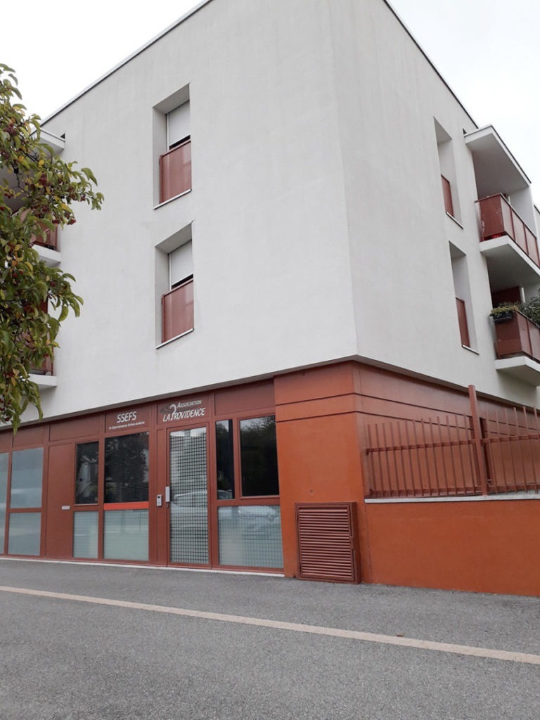 Local pro bourg les valence